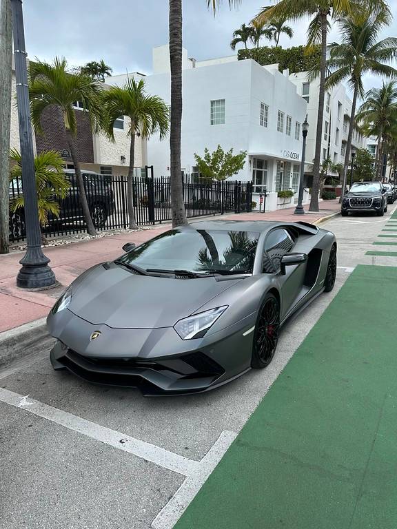 Lamborghini Aventador