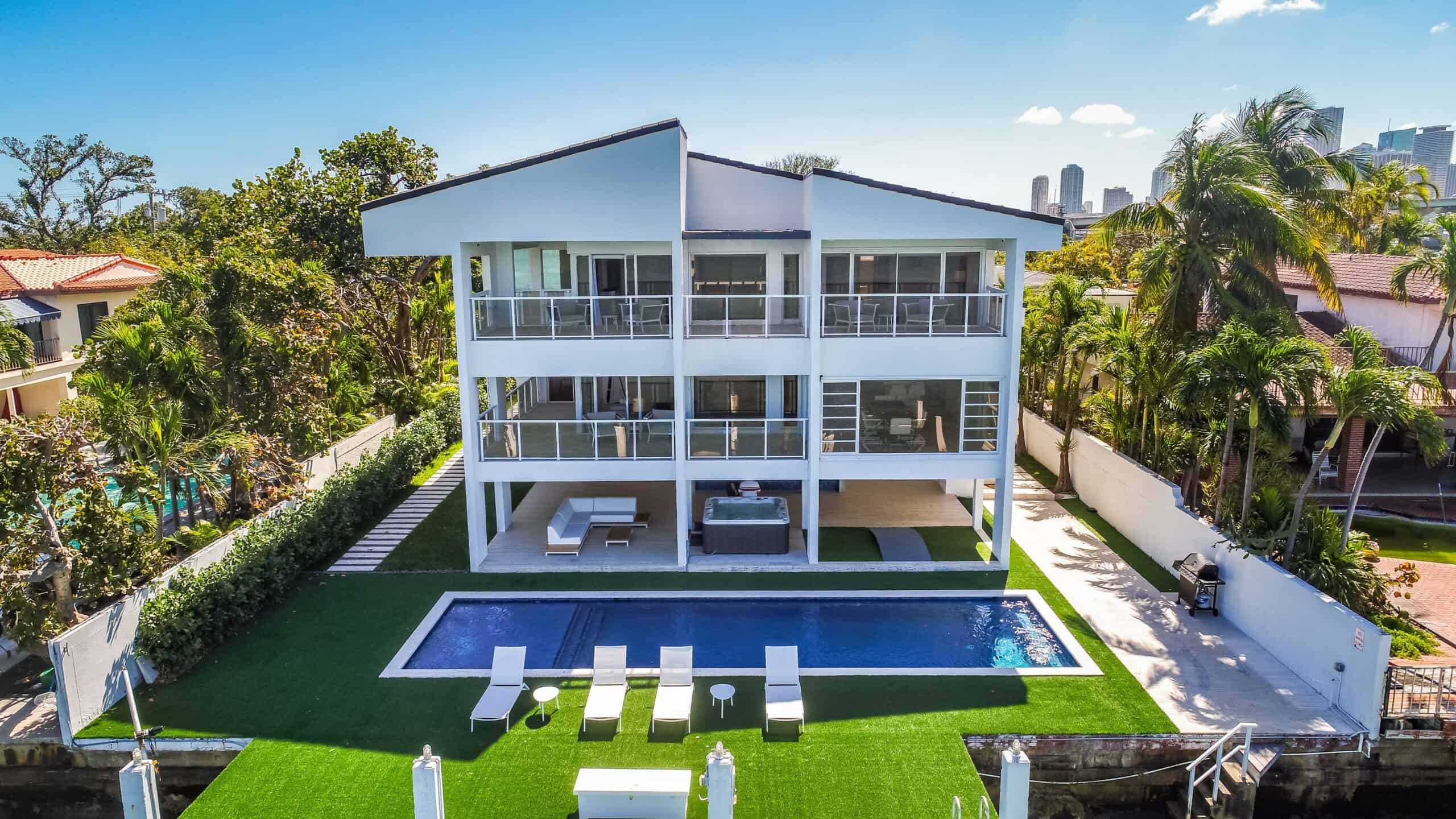 Luxx Maimi, Villa Venetia Rentals - Vacation Rentals Miami﻿