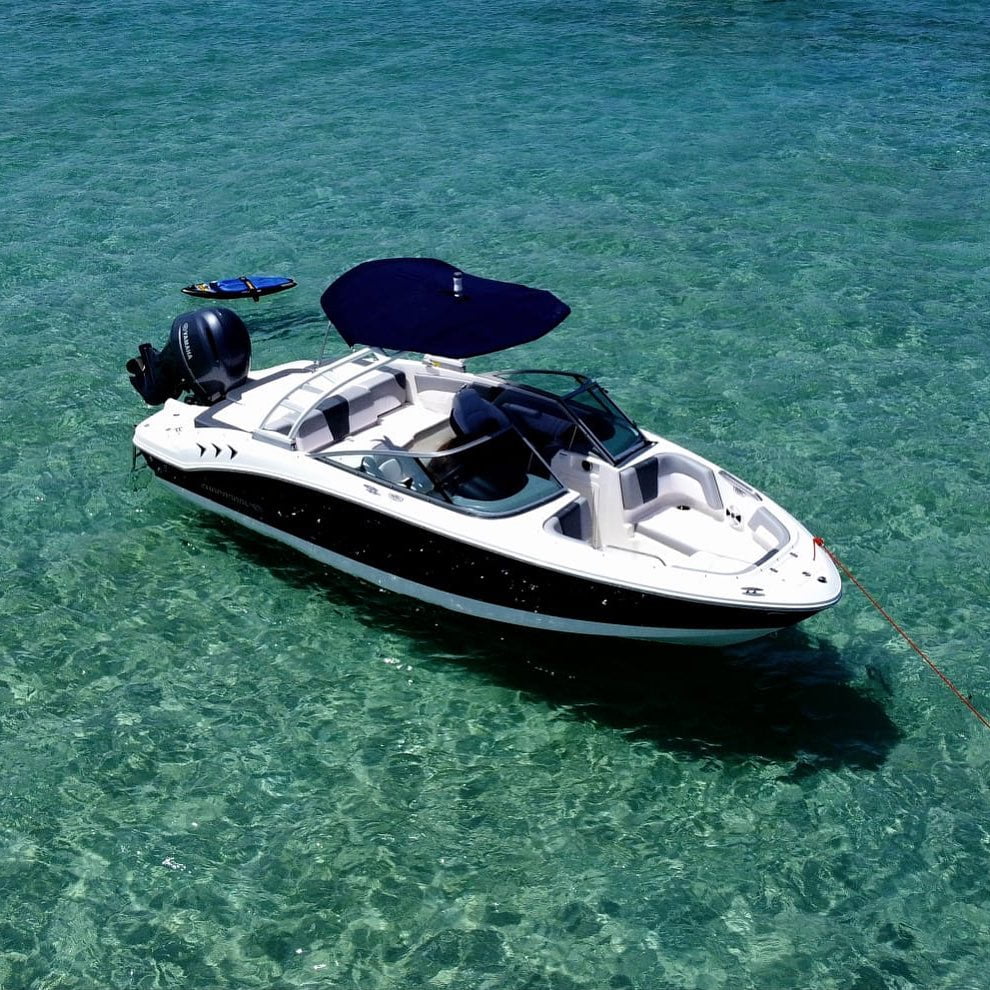 Luxx miami Boat Rental, Water sports boat in Miami Beach.