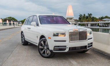 Rolls Royce Cullinan White on Orange 1