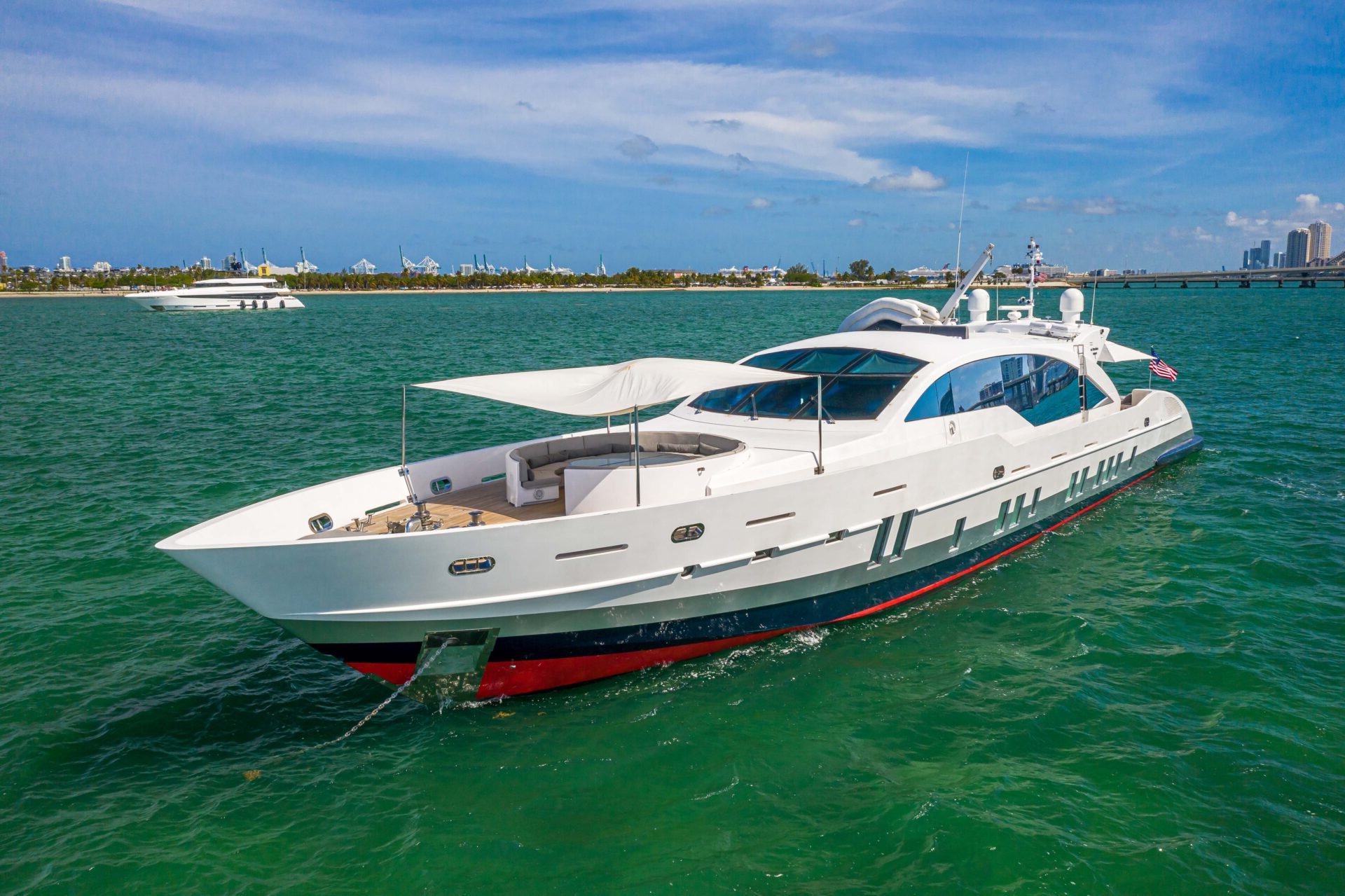 Rent a yacht 120 in Miami Beach