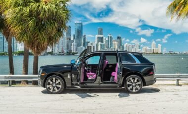 Full vehicle details of 2022 Rolls-Royce Cullinan Cullinan Diamond Black  Tailored Purple Piano Black available for sale at Rolls-Royce Motor Cars  Miami 2060 Biscayne Blvd,Miami,33137,Florida,USA for €339,449